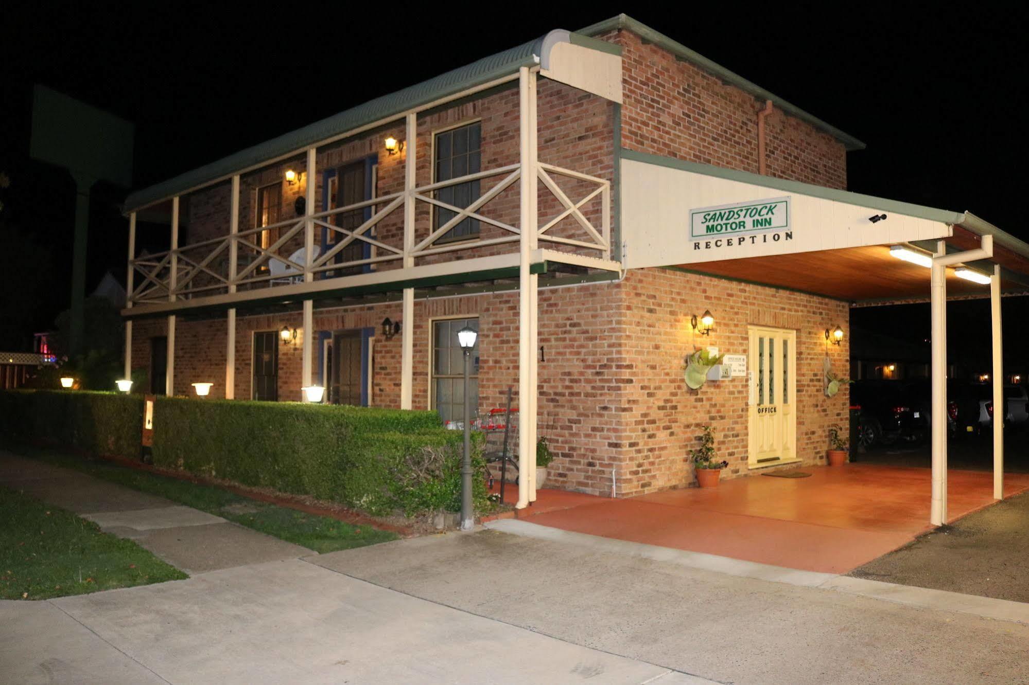 Sandstock Motor Inn อาร์มีเดล ภายนอก รูปภาพ